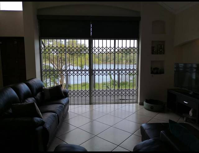 4 BEDROOM TOWNHOUSE FOR SALE IN MEER EN SEE